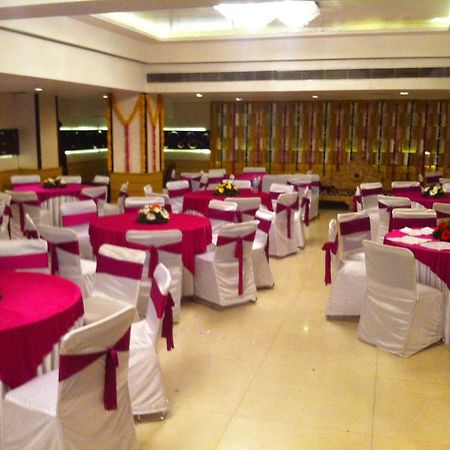 The Rajshahi Palace Hotel Indore Esterno foto