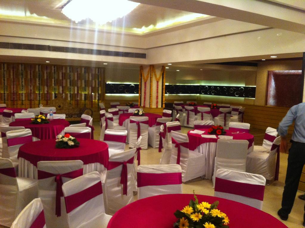 The Rajshahi Palace Hotel Indore Esterno foto