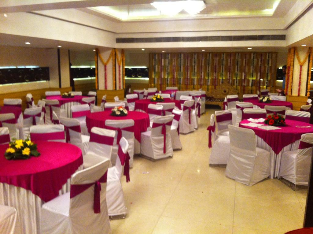 The Rajshahi Palace Hotel Indore Esterno foto