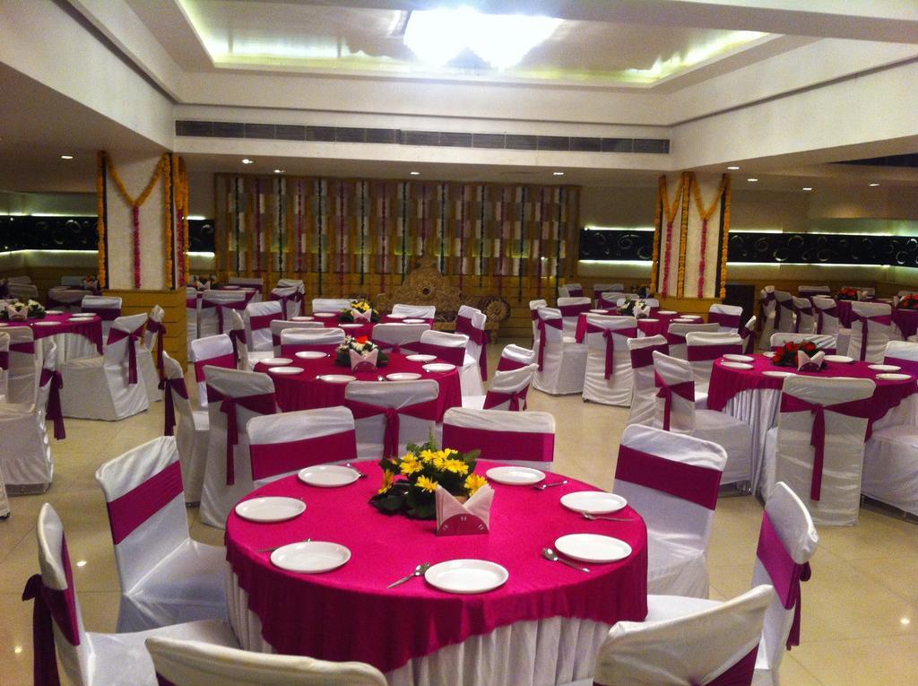 The Rajshahi Palace Hotel Indore Esterno foto