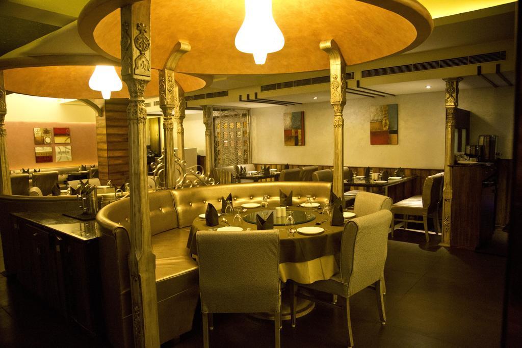 The Rajshahi Palace Hotel Indore Esterno foto